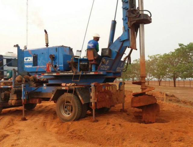 Locação de Máquina Perfuratriz